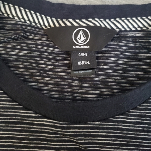 Volcom and Vans 3 T-shirt Bundle (Size L) - Picture 6 of 8